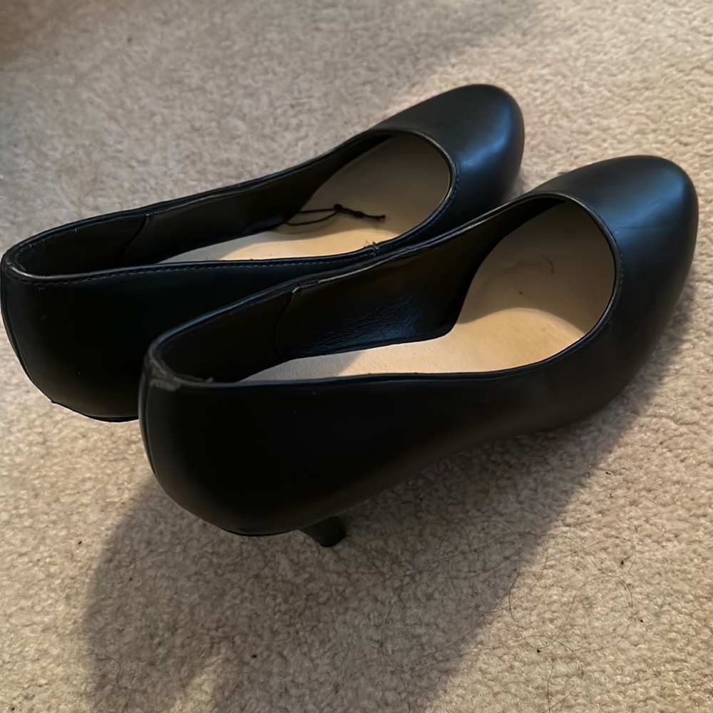 Like new wide fit black leather heels size 8